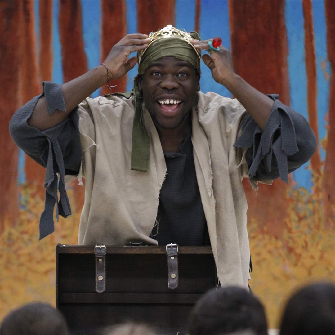 Ring-opera-Errin-Brooks-crown