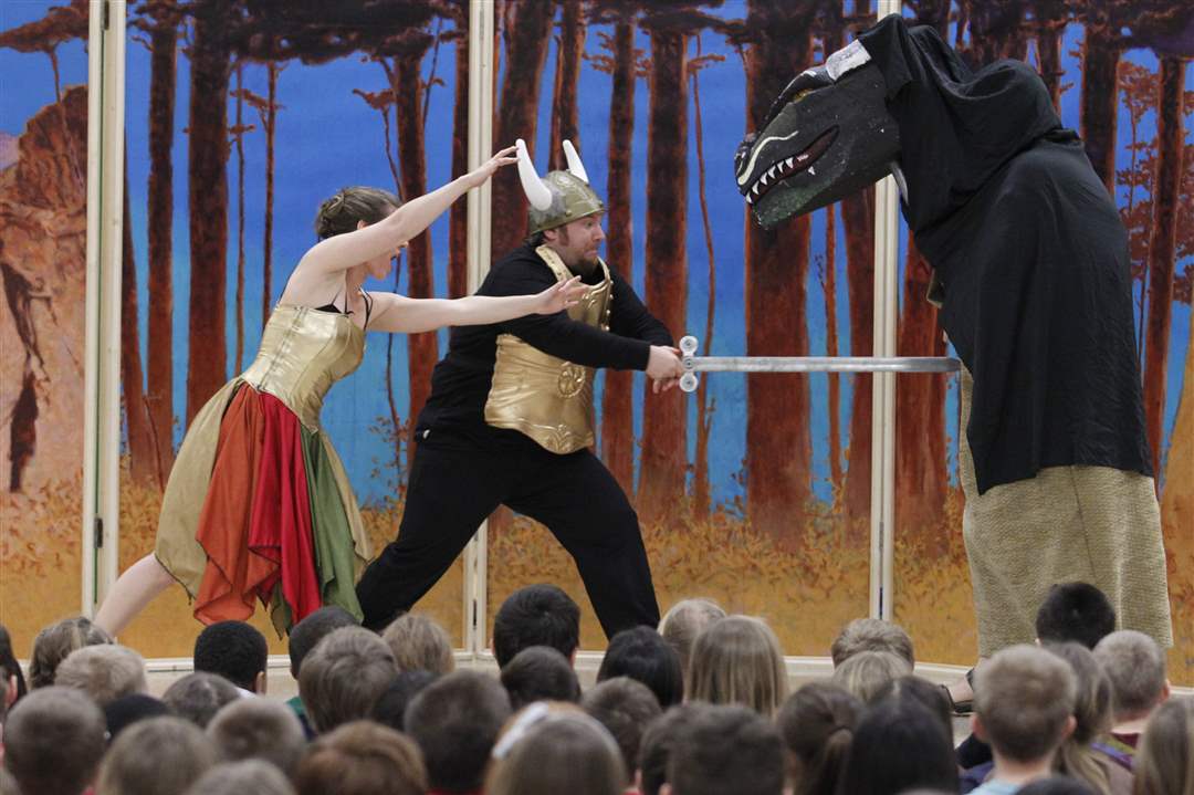 Ring-opera-Danielle-Messina-Jason-Wickson-Timothy-Bruno-dragon