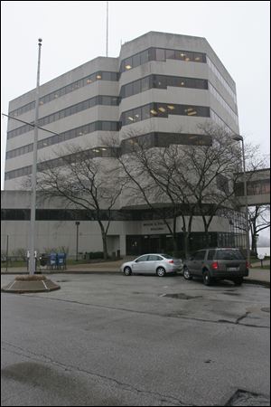 The Port Authority's deal to purchase One Maritime Plaza is to become final Thursday.