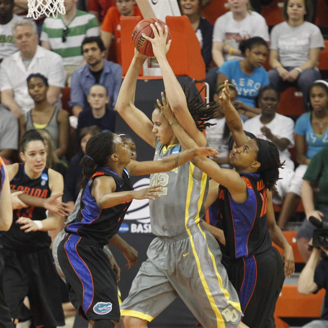Foridas-Lanita-Bartley-left-and-Deana-Allen-sandwich-Baylor-s-Brittney-Griner