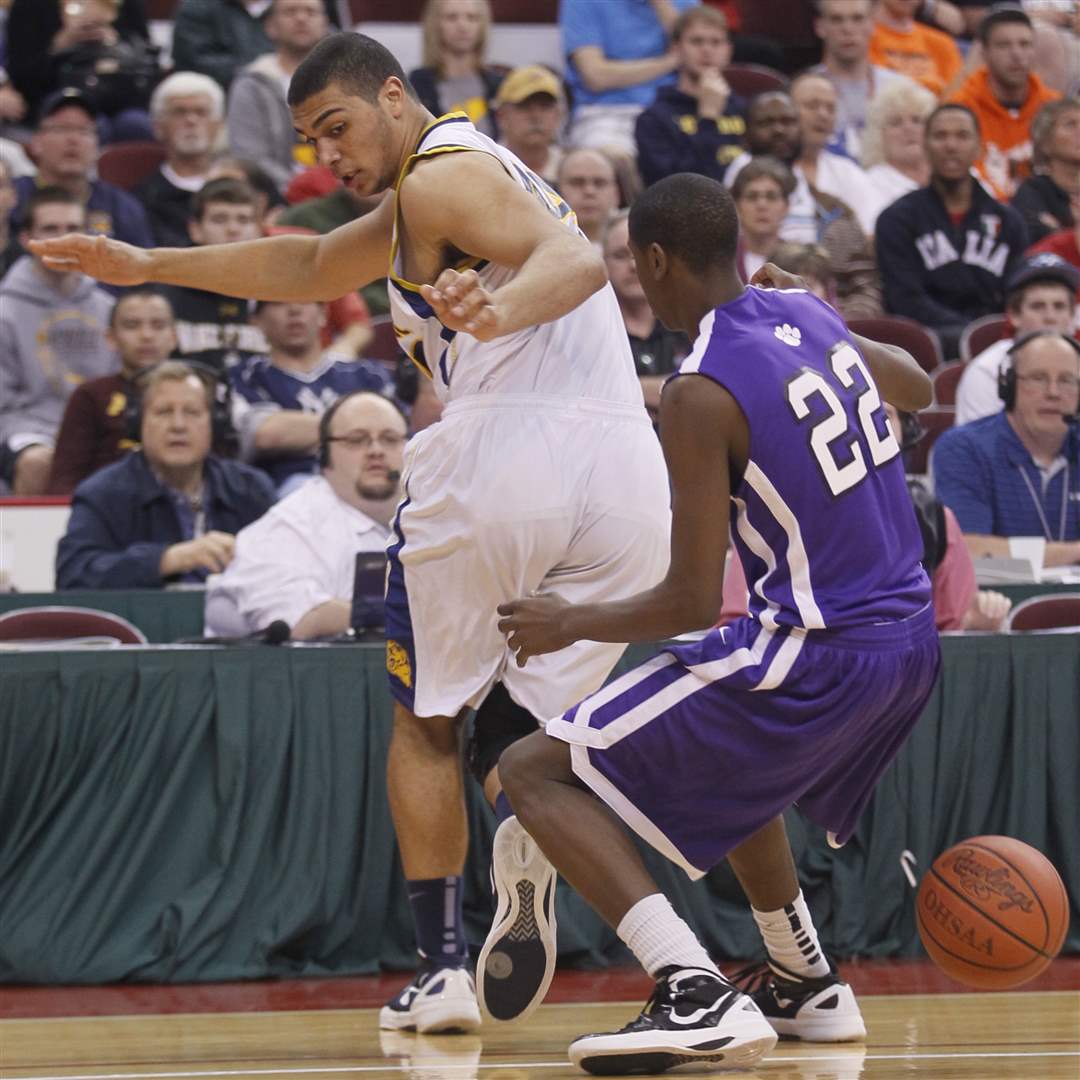 Whitmer-s-Chris-Wormley-44-loses-the-ball-to-Pickerington-s-Caris-Levert