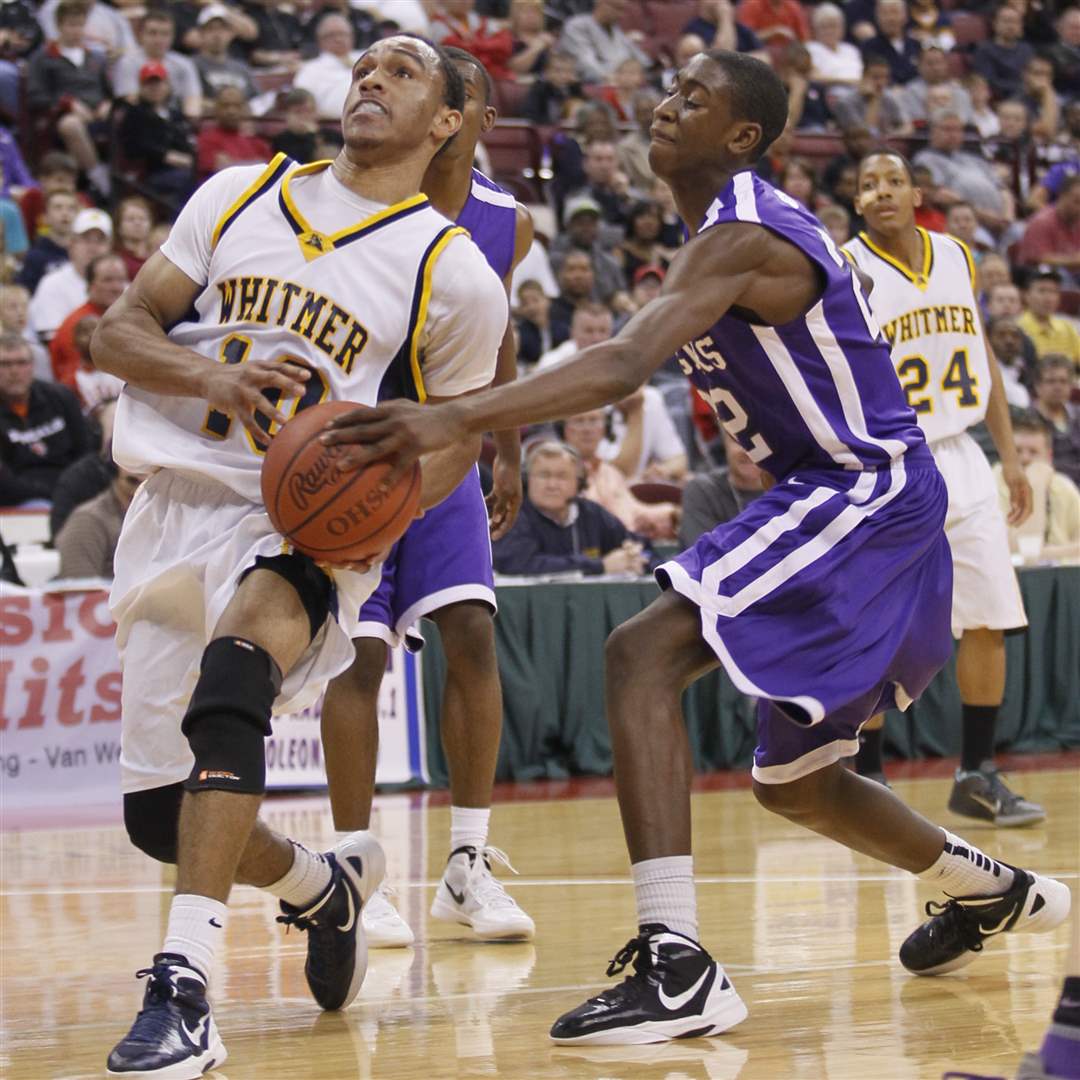 Whitmer-s-Ricardo-Smith-10-loses-the-ball-to-Pickerington-s-Caris-Levert