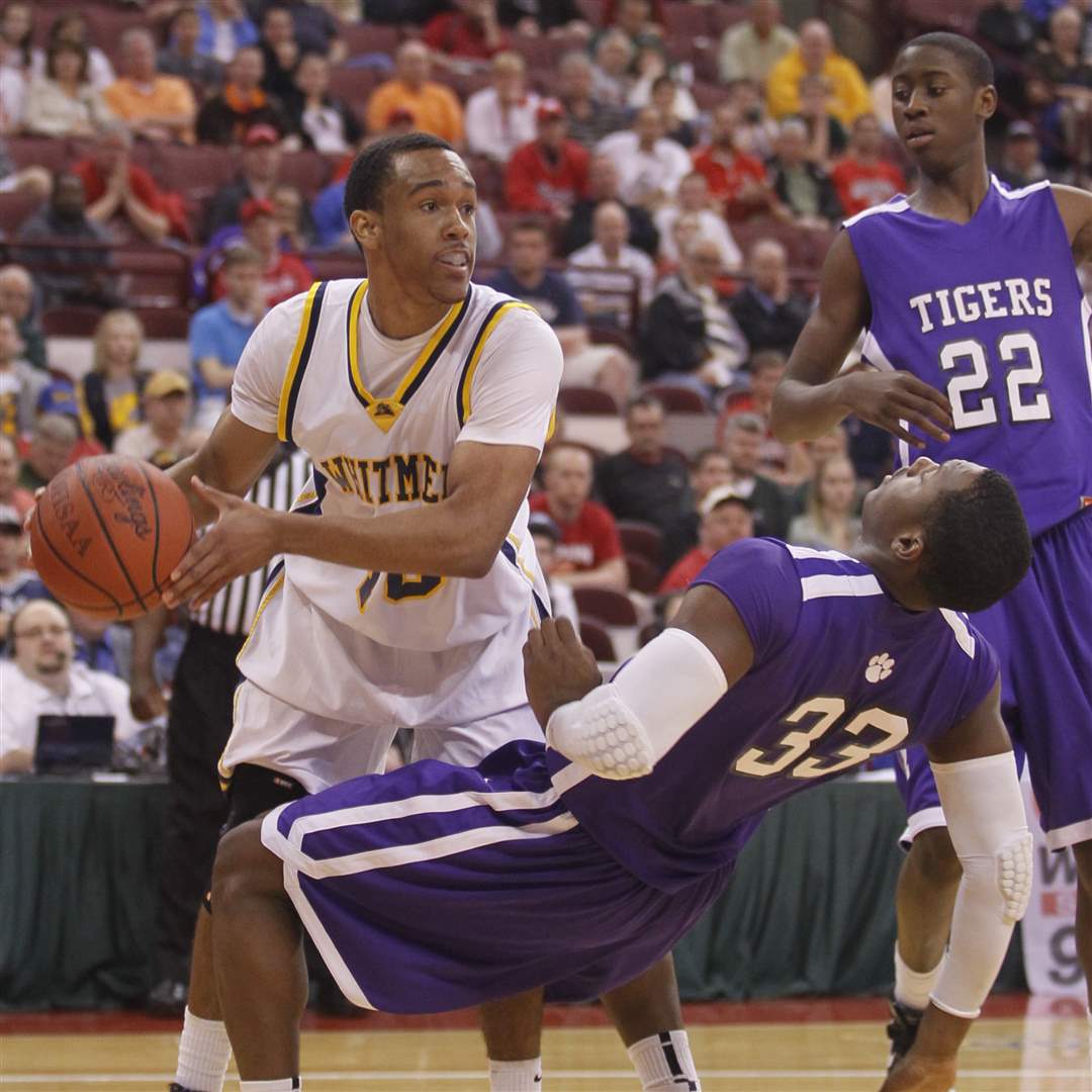 Whitmers-Ricardo-Smith-10-knocks-over-Pickeringtons-Taco-Charlton