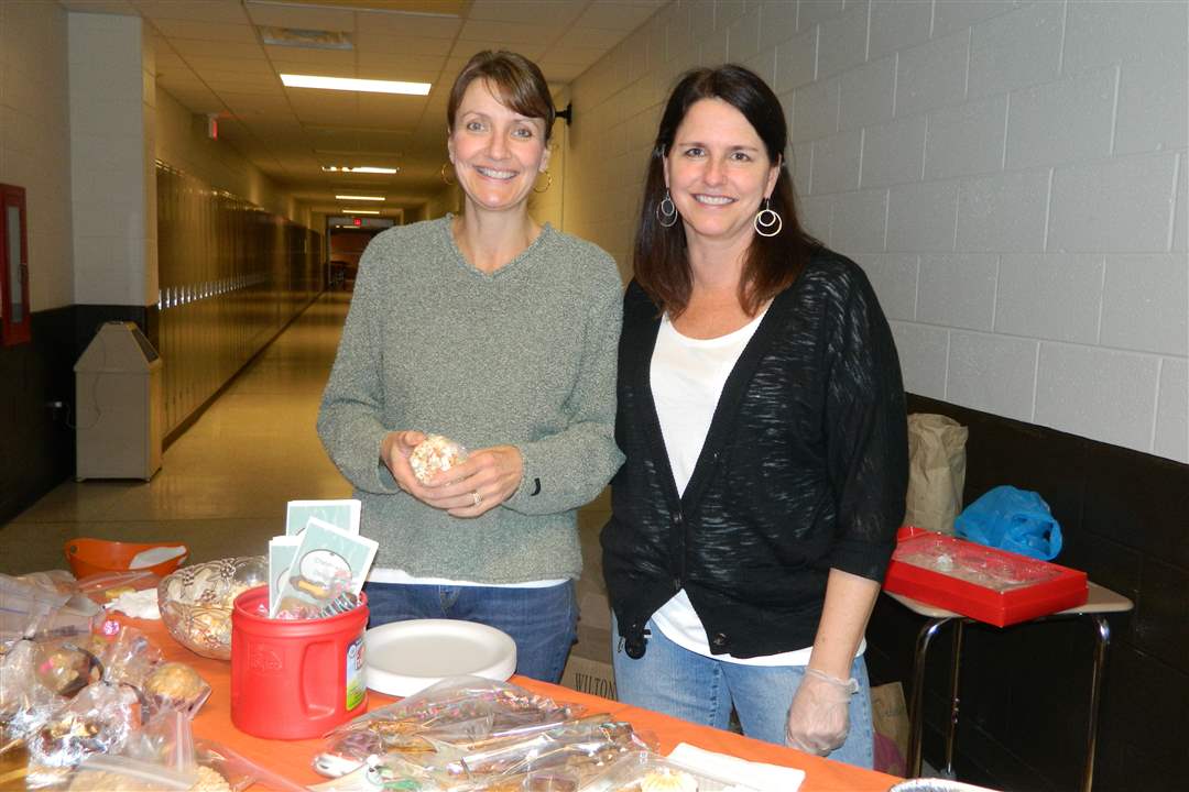 Jill-Ranallo-left-and-Sara-Jackson-are-parents-of-seniors