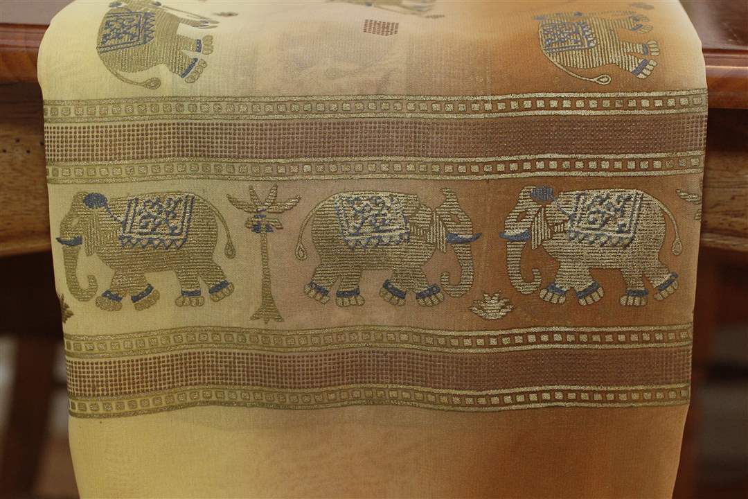 Gill-elephant-scarf