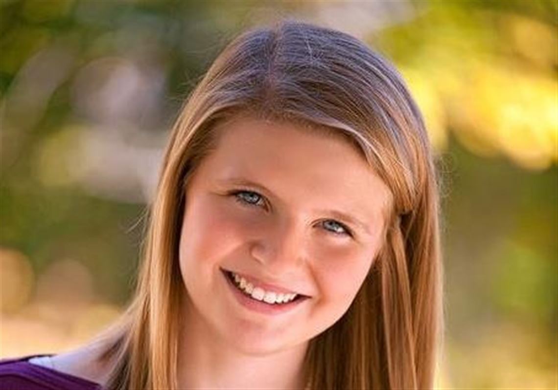 Elizabeth Riddle's Instagram, Twitter & Facebook on IDCrawl