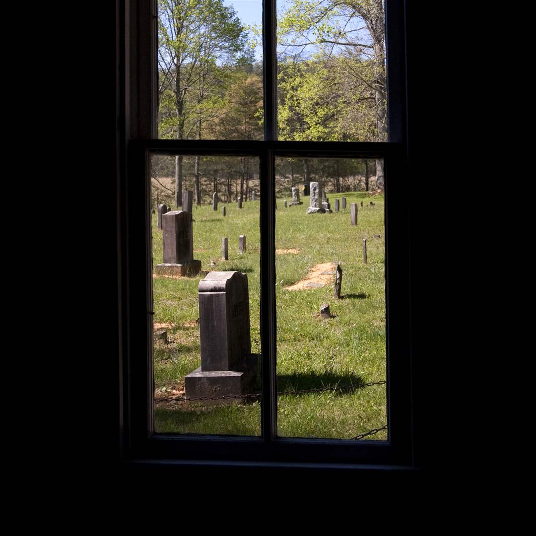 Smoky-Mountains-cemetery