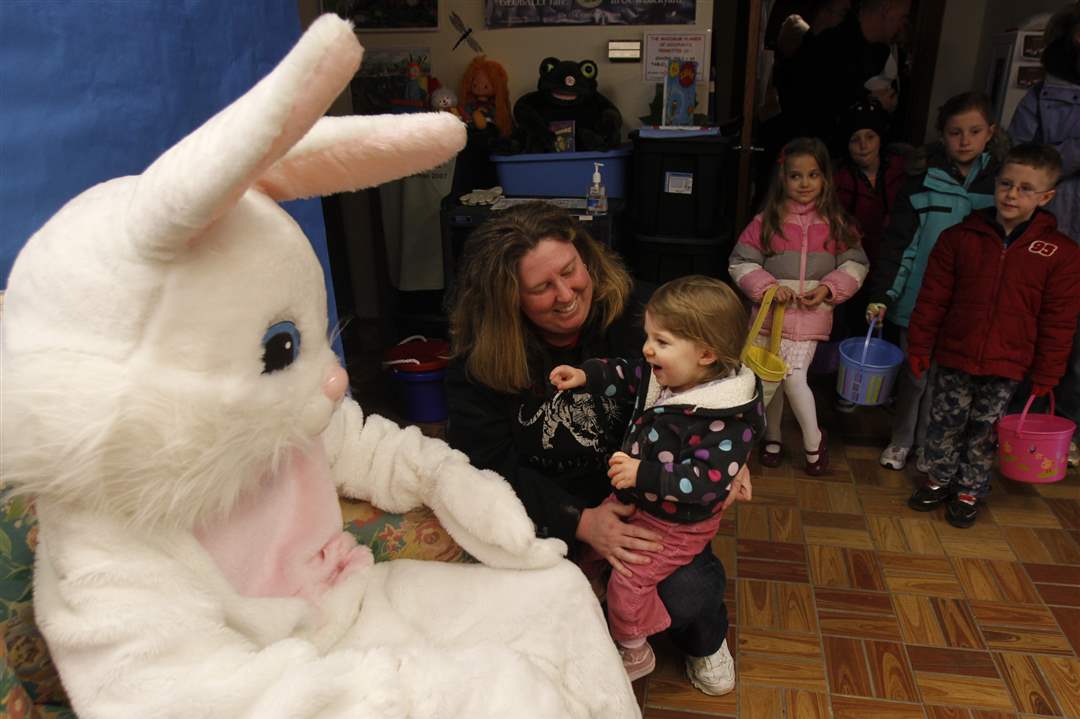 Olander-Park-Easter-Egg-Hunt-Estes-Bunny