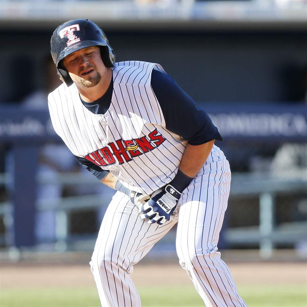 Hens-Jerad-Head-hit-by-pitch