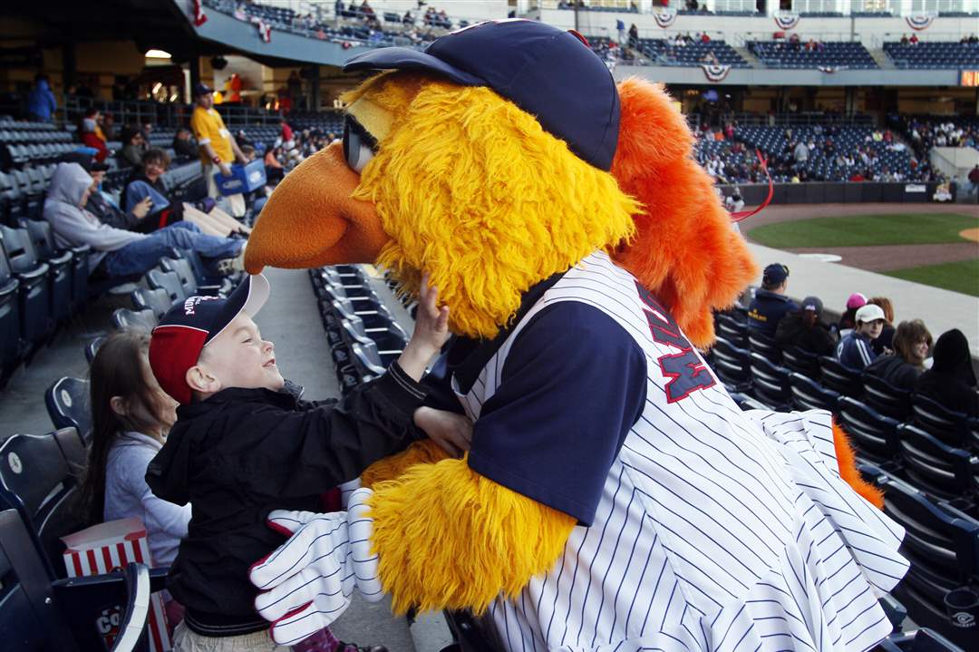 Grey-Swanson-and-Muddonna