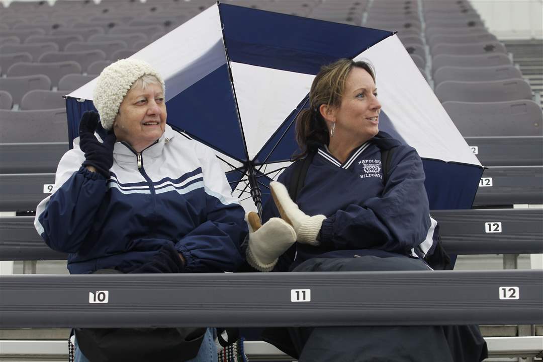 Archbold-resident-Bev-Bettison-left-and-Napoleon-resident-Becky-Peckinpaulgh