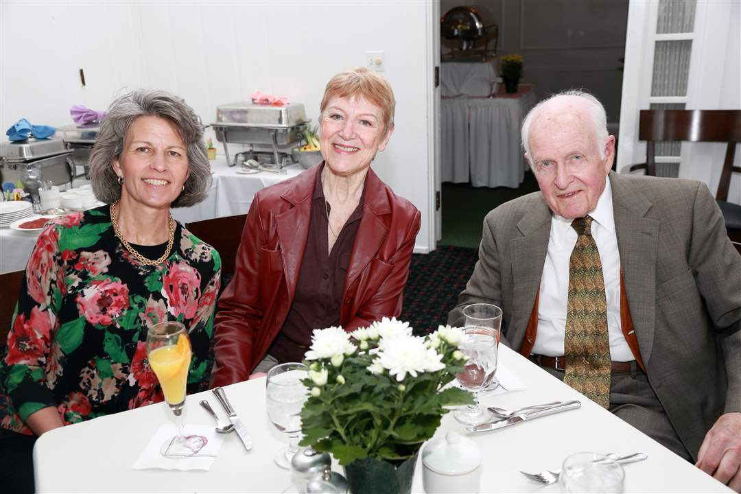 Carolyn-Stewart-Trudy-Kahn-Earnest-Wewaver