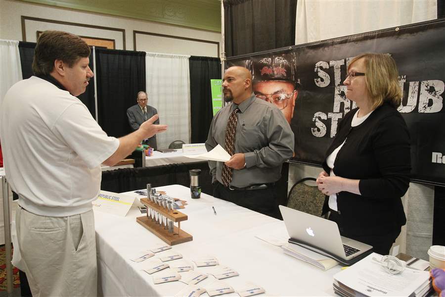 Job-fair-draws-400-to-Perrysburg-venue