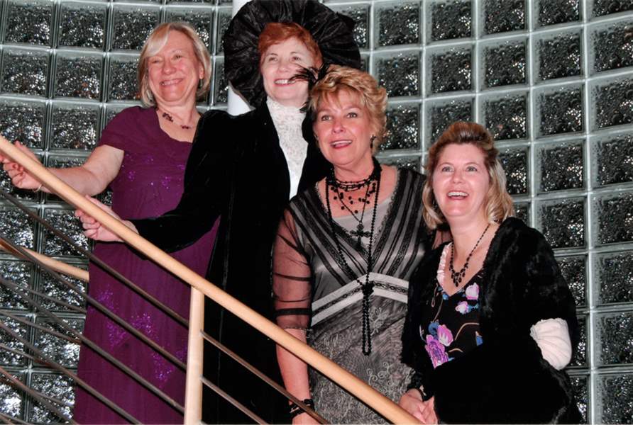 Vivienne-Sommerfield-Sallie-Eddy-Robin-Joeflinger-Inga-Hoeflinger-Bloc