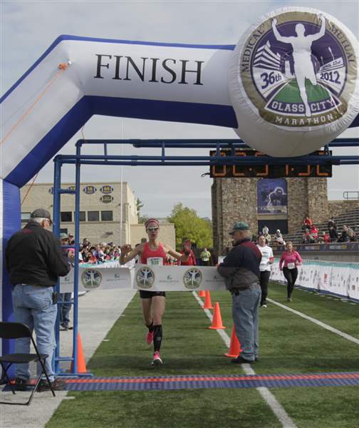 Jessica-Ordocic-women-Glass-City-marathon-winner