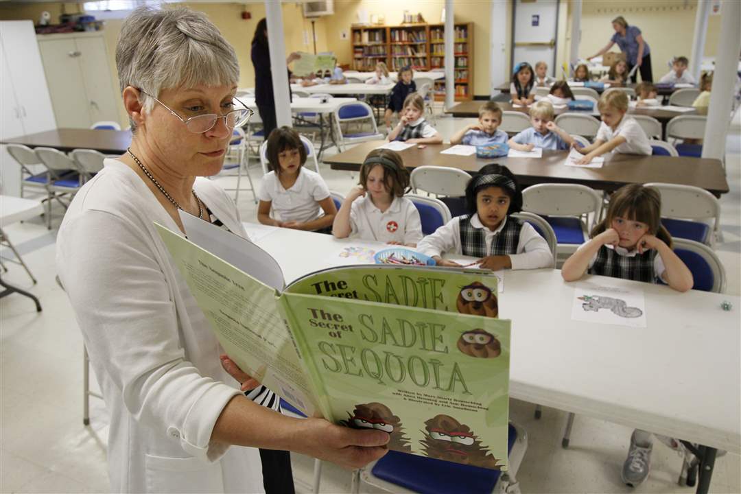 Author-Mary-Sturtz-Rumschlag-reads