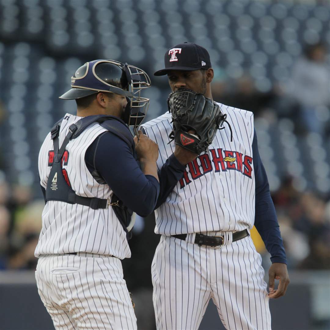 Toledo-Mud-Hens-catcher-Omir-Santos