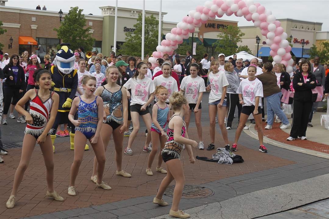 Young-walkers-exercise-for-the-Northwest-Ohio-Making-Strides