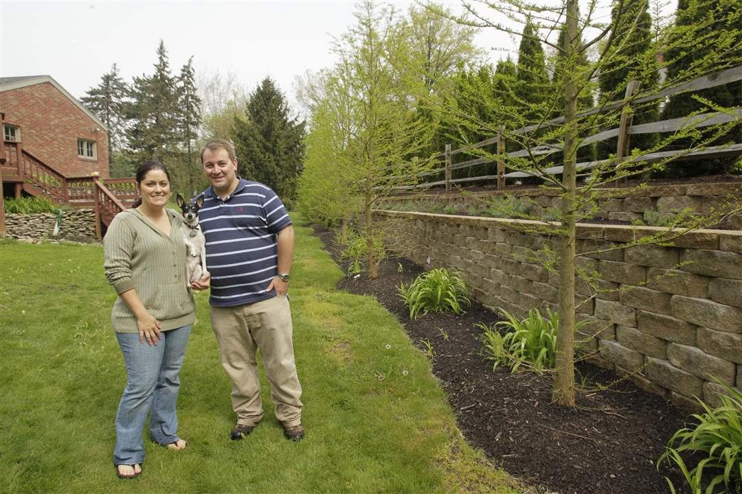 rivera-dogs-garden