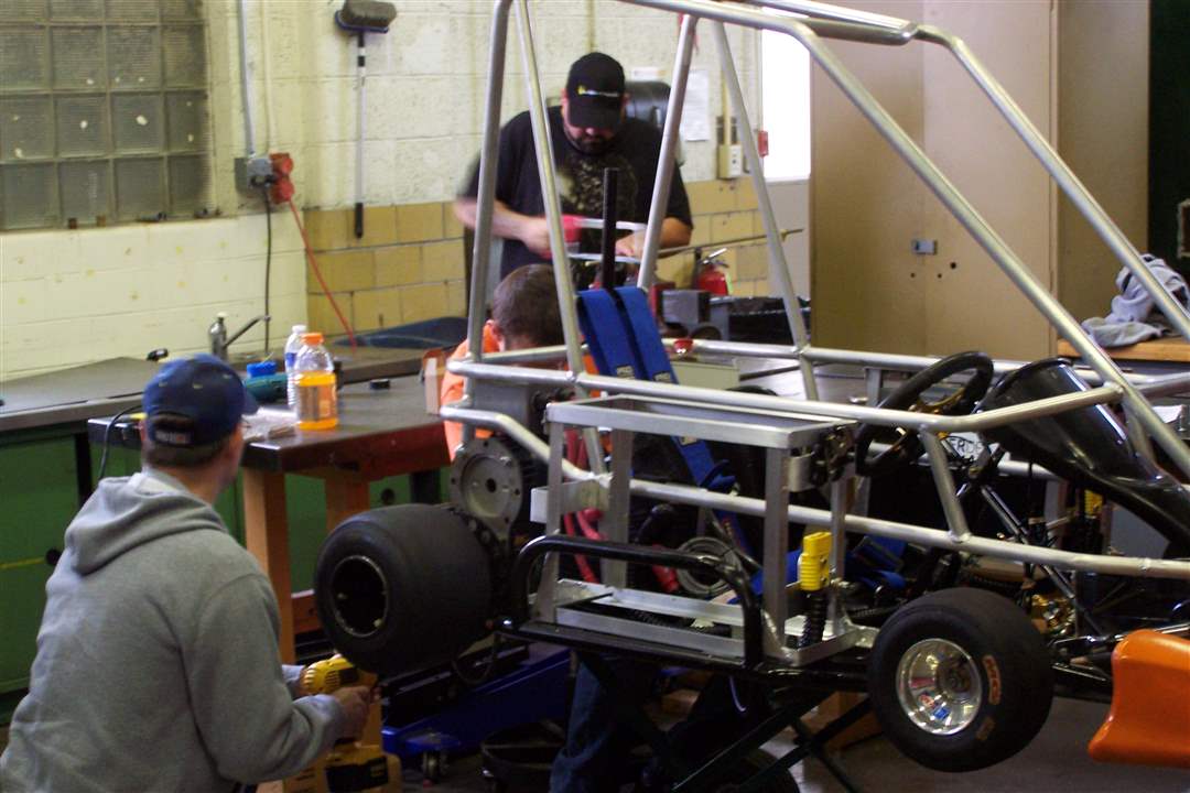 100-3573-JPGThe-BGSU-team-began-work-last-year-with-Penta-Career-Center-s