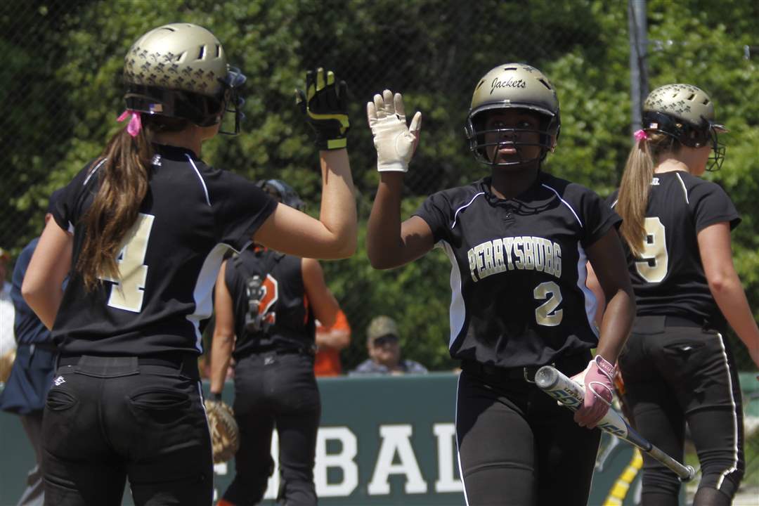 Perrysburg-s-Raegen-Vickers-4-congratulates-Ty-Wilson