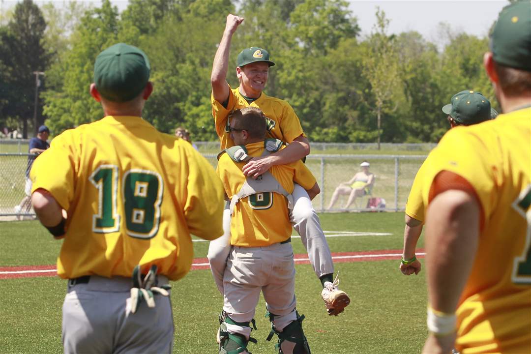 Oregon-Clay-High-School-catcher-Tyrus-McAtee