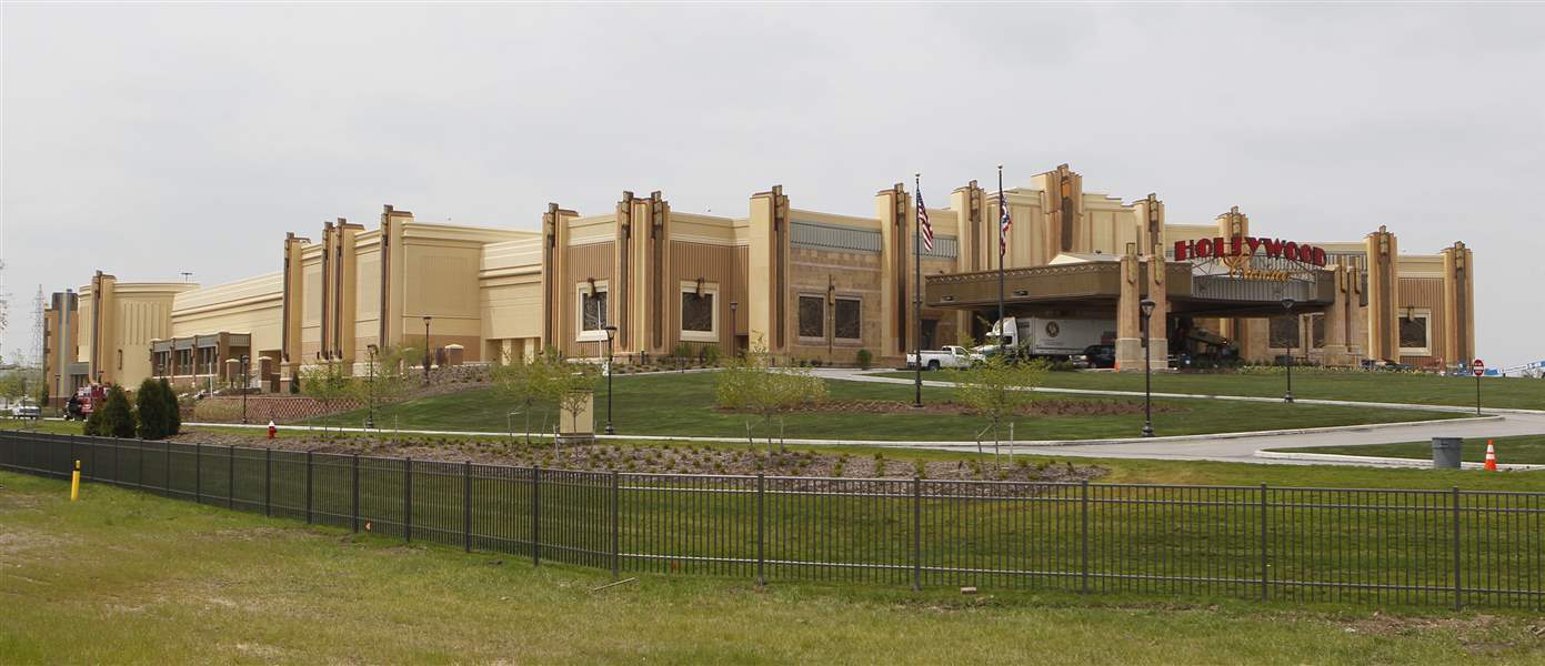 The-building-on-the-Maumee-River-in-East-Toledo