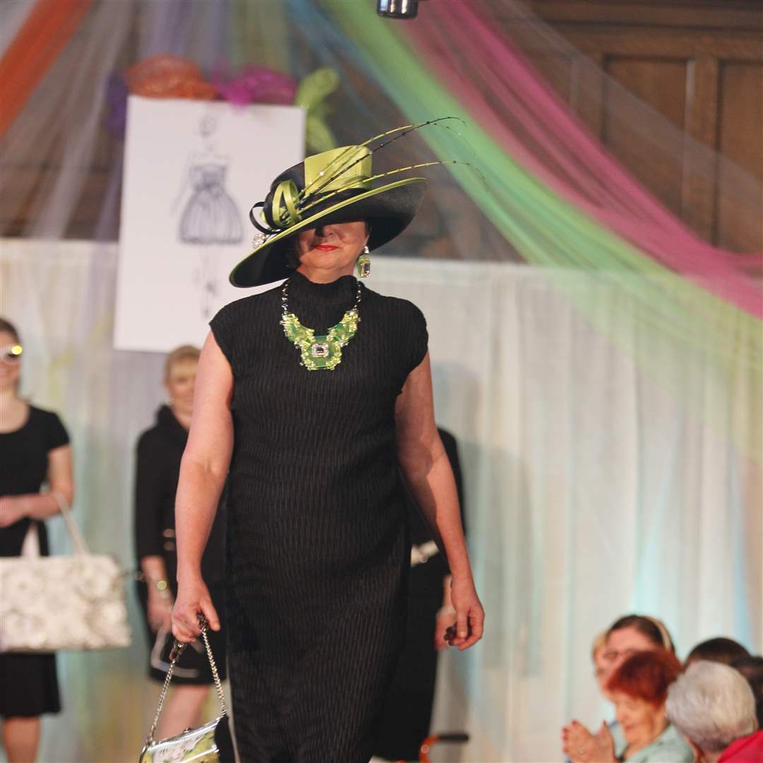 Toledo-Opera-Guild-show-hats