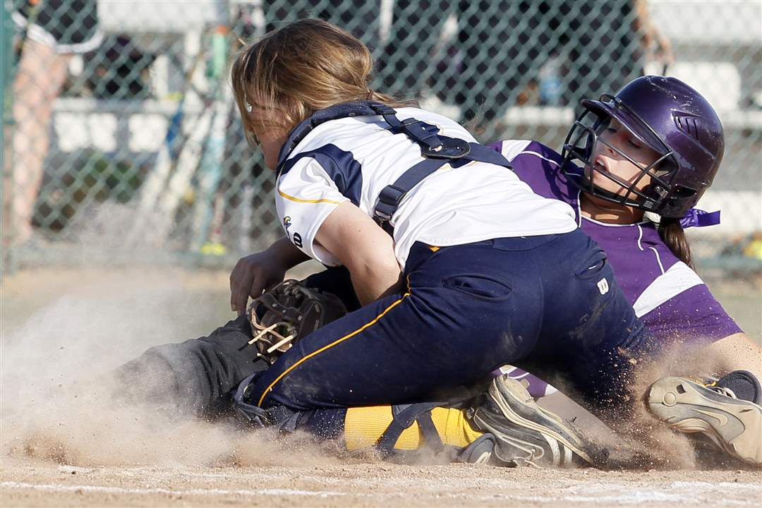 nda-tag-out-softball