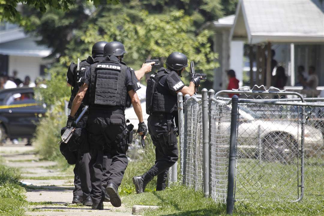 swat-bricker-shooting