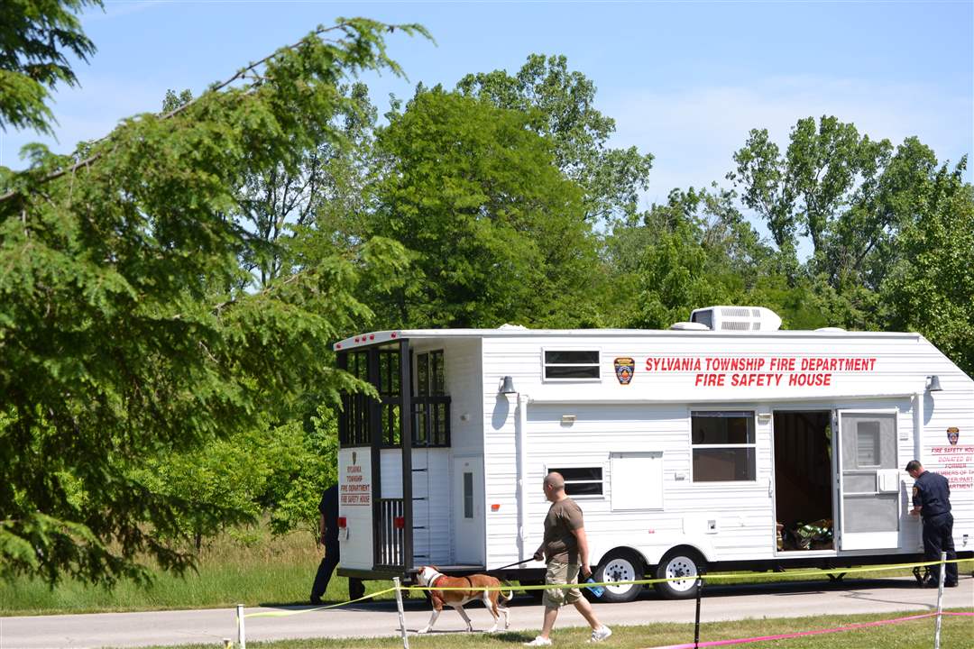 9e906883-f876-4c62-9686-5ebe5d9e45ba