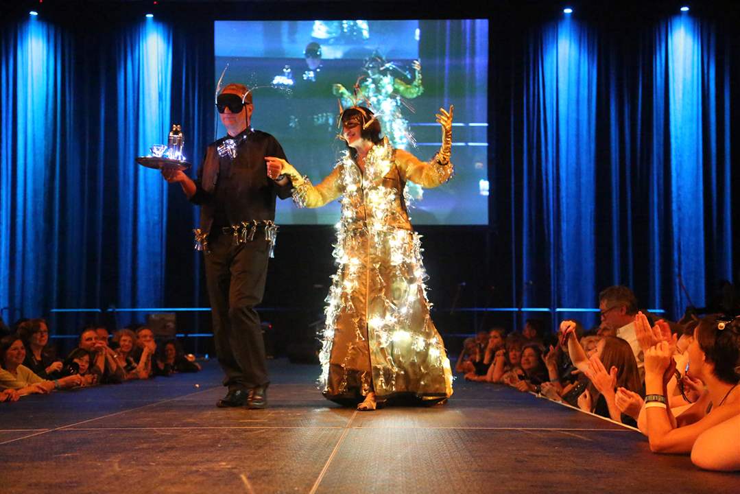 Glass-art-society-on-the-town