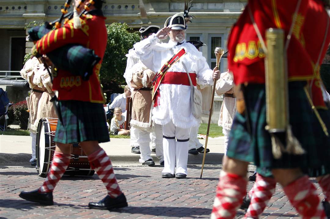 Mark-Logsdon-from-the-1st-Michigan-Colonial-Fife