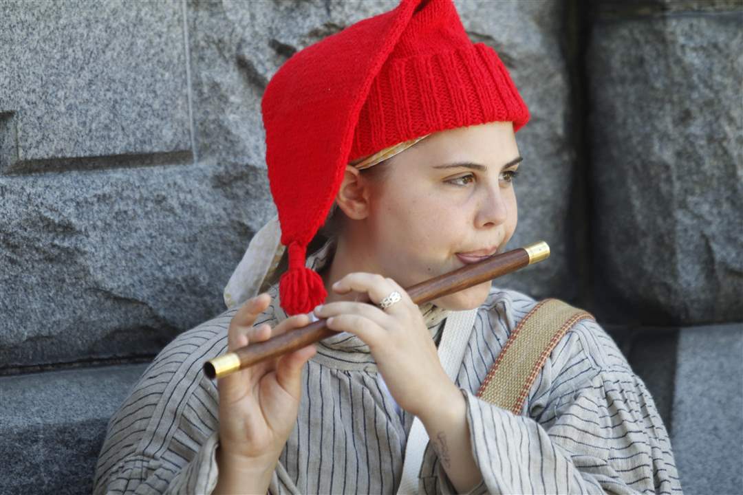 Taylor-Pugh-16-from-Indiana-plays-her-fife