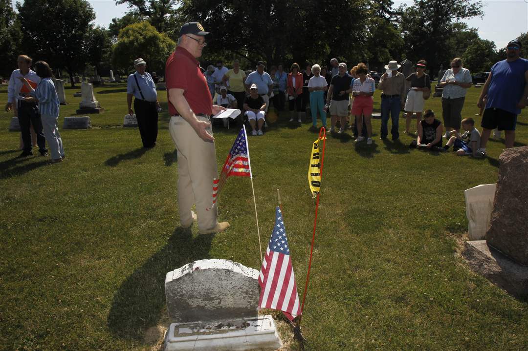 Tim-Quilter-Fort-Meigs-Cemetery-Walk