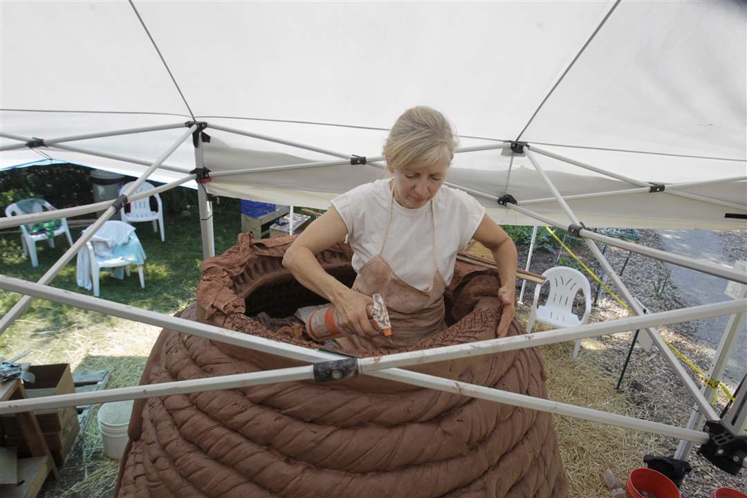 beehive-laurie-spencer-spray