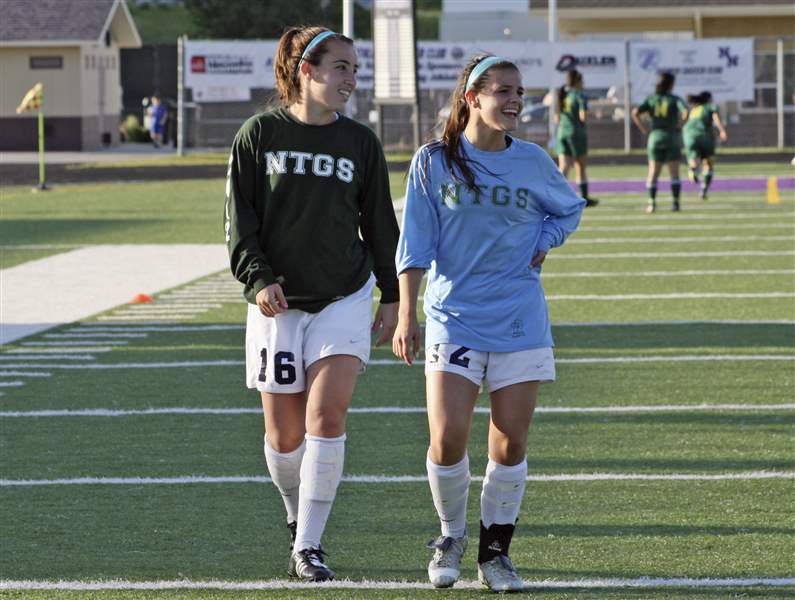 Aly-Marzonie-right-and-Rachel-Shellenback-captain
