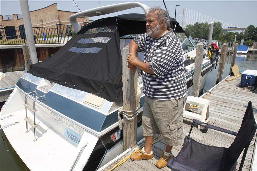 Boaters-docking-for-no-charge-at-city-owned-marina-2