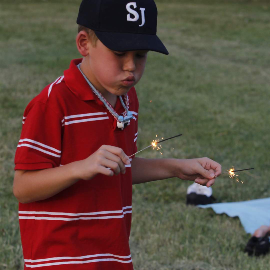 perrysburg-fireworks-14