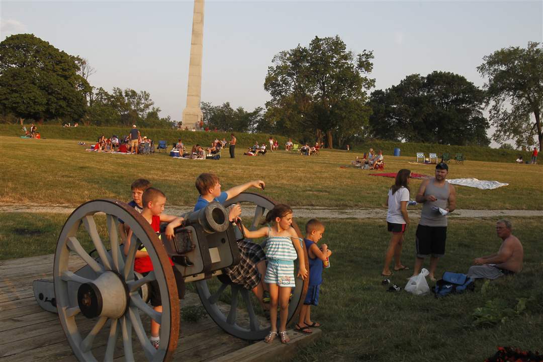 perrysburg-fireworks-2
