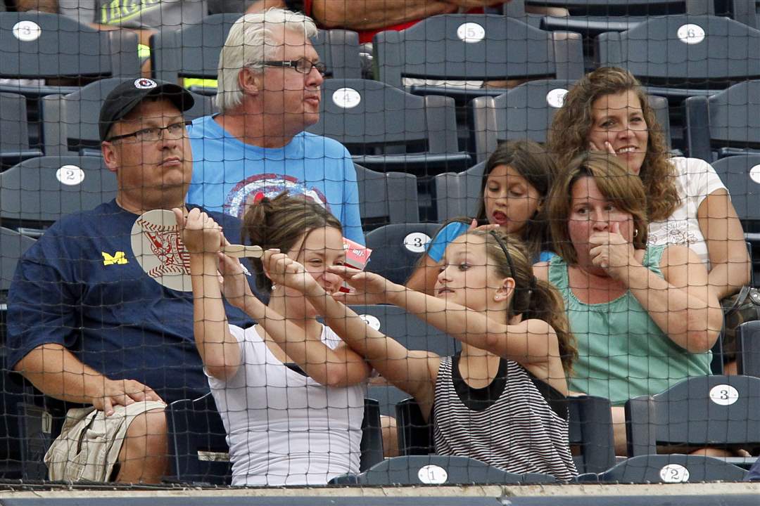 hens-drechnowics-sisters