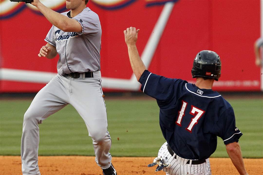 hens-henry-clippers-phelp