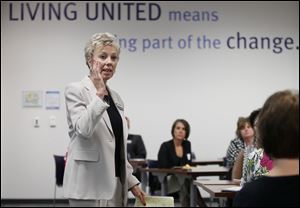 Jane Moore addresses United Way corporate campaign directors.