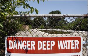 The pool at Collins Park in East Toledo drew just 128 people the last year it was open, Councilman Mike Craig said. Some in the neighborhood do not oppose demolition; they say the site attracted troublemakers when it was open.
