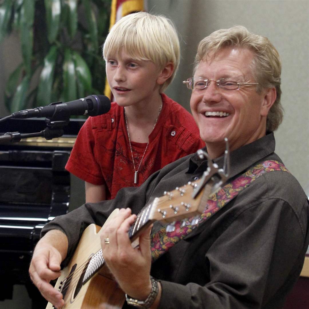 clark-sing-edith