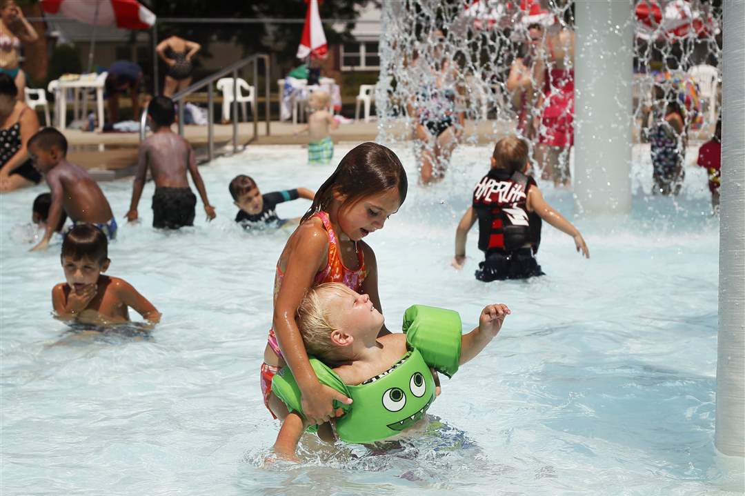 Margaret-O-Neill-6-center-left