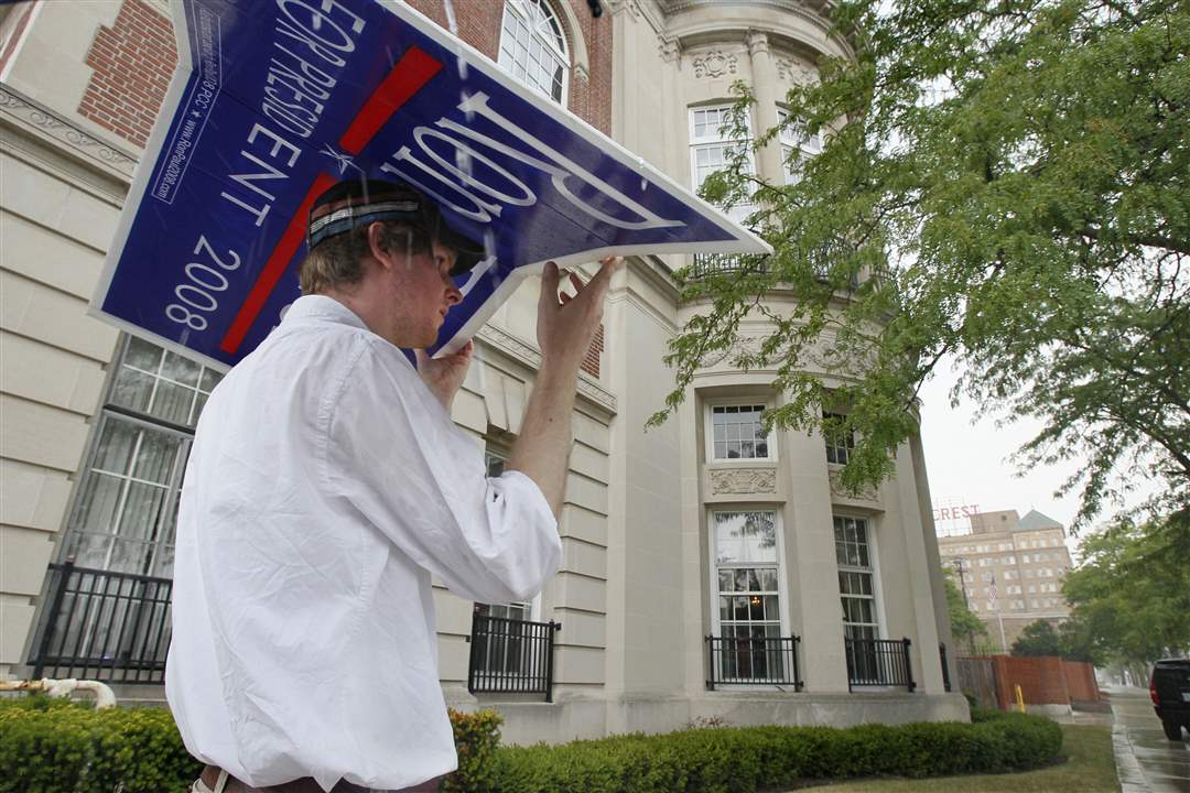 protest-tc-ron-paul-sign