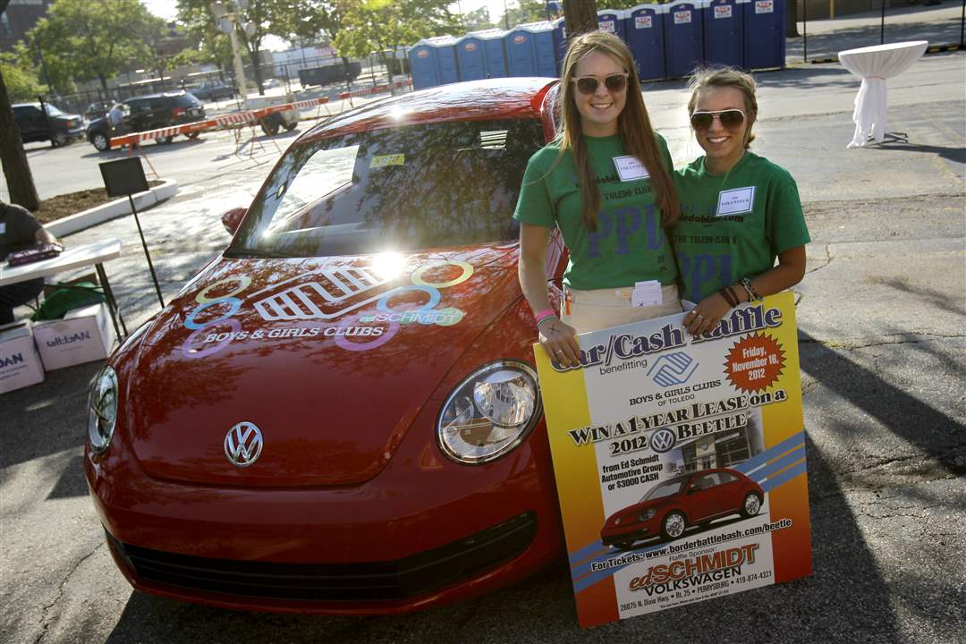 Andrea-Hylant-and-Clare-Bogart-pose