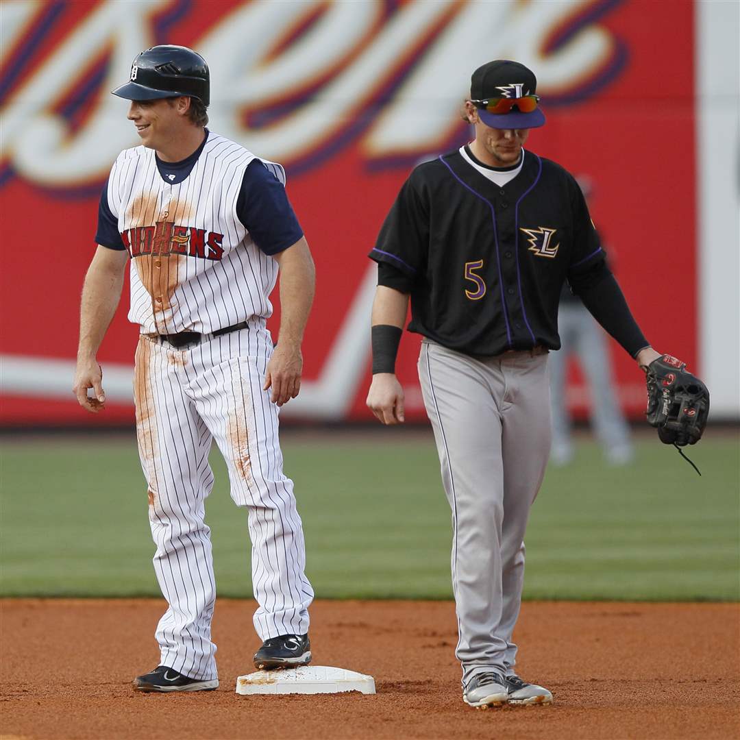 hens-dirks-steals-second