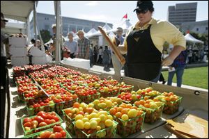 Farmers markets such as this in San Francisco have increased 9.6 percent in the past year, according to the Ag Department.
